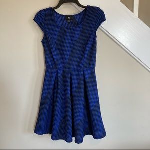 Iz Byer Blue and Black Dress